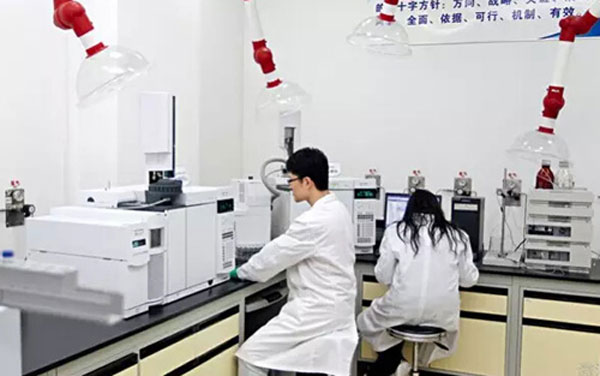 17歲做民工，36歲開公司，白手起家的他干出了180億的大生意！