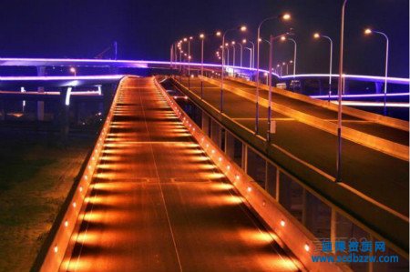 辦理城市及道路照明二級資質升一級要準備哪些人員？