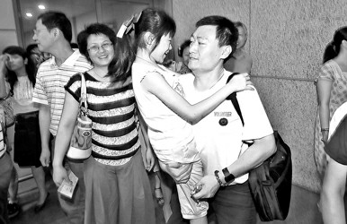 首批上海青年志愿者援疆服務(wù)接力隊出征