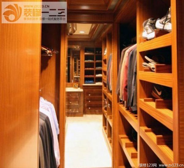 強大的收納功能 10個步入式衣帽間設計