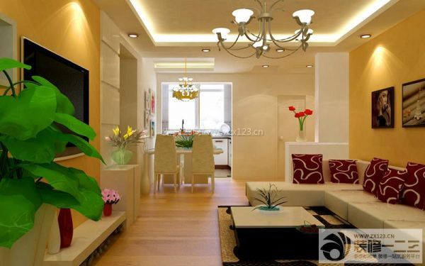 華鵬宜家裝修效果圖，包括兩室兩廳 小客廳 客廳裝修設計 純色壁紙 沙發背景墻 背景墻壁紙 電視背景墻 石膏板吊頂 棕黃色木地板 地墊 射燈 燈帶 歐式吊燈 電視柜 白色茶幾 轉角沙發 布藝沙發 黃色墻面 裝飾畫 等裝修圖片
