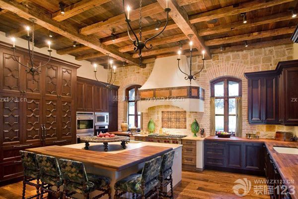 美式軟裝搭配技巧之仿古藝術(shù)品