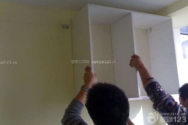 整體櫥柜安裝至吊柜安裝