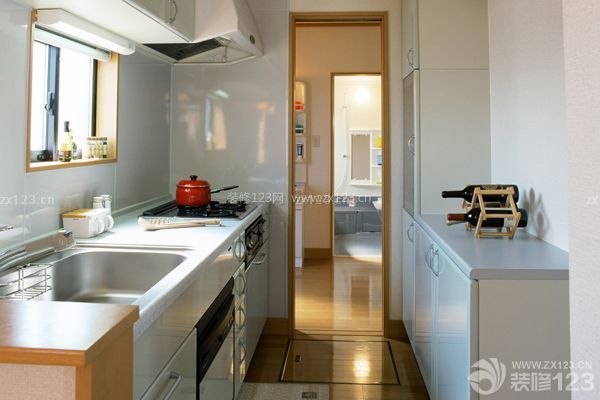 小房子裝修費用3：廚衛墻地磚費用